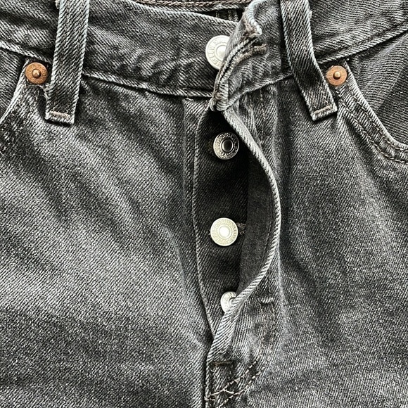 Sz27 Levi’s 501 button fly distressed cutoff denim shorts in faded black. EUC - Picture 11 of 16